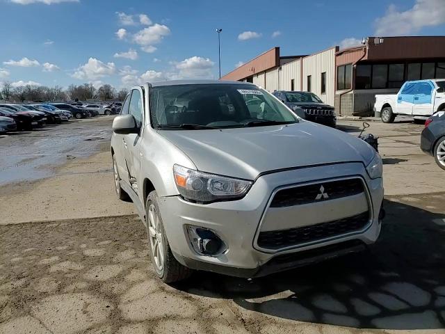 2015 Mitsubishi Outlander - Image 12