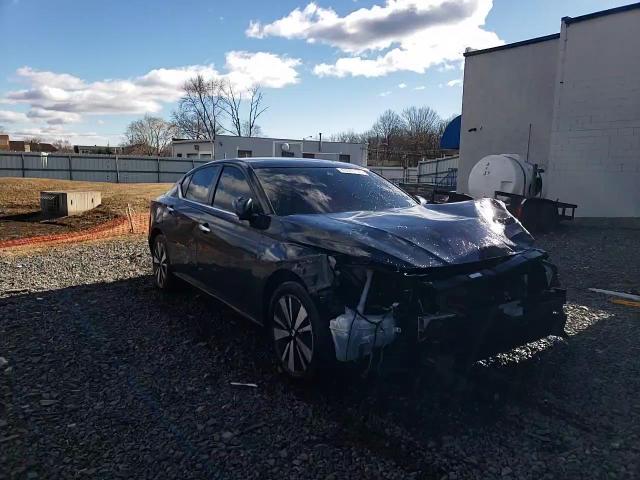 2021 Nissan Altima - Image 13