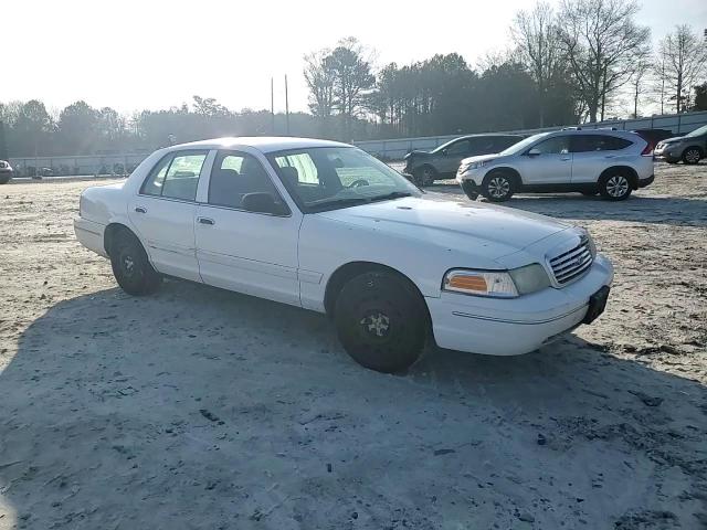 2004 Ford Crown Victoria - Image 10