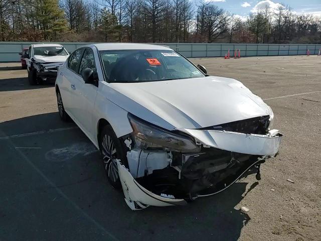 2024 Nissan Altima - Image 11