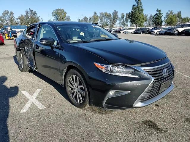 2016 Lexus ES - Image 10