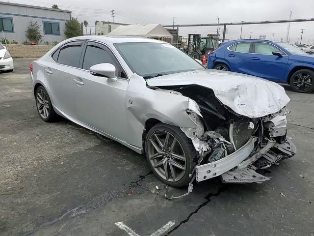 2015 Lexus IS - Image 10