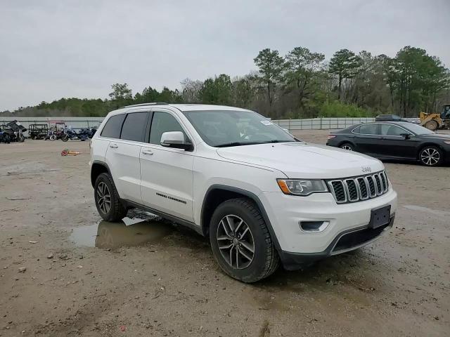 2017 Jeep Grand Cherokee - Image 11