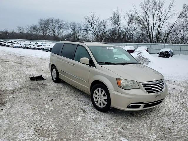 2014 Chrysler Town & Country - Image 14
