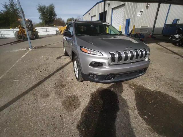 2017 Jeep Grand Cherokee - Image 10