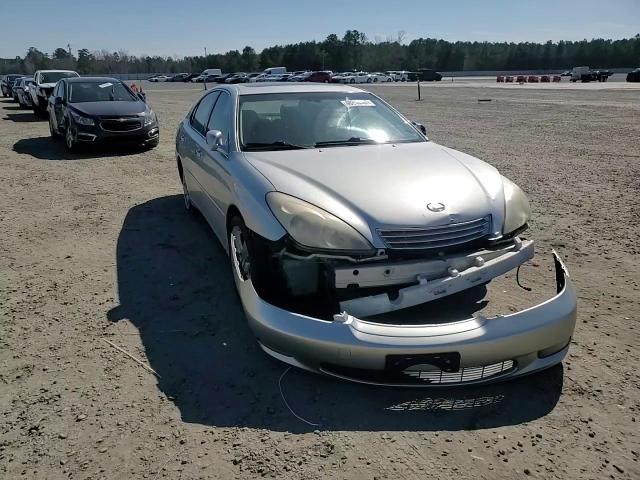 2002 Lexus ES - Image 11