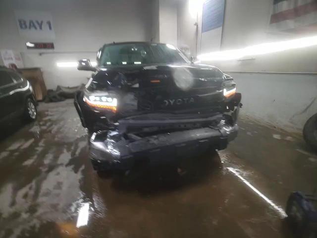 2015 Toyota Tundra - Image 13