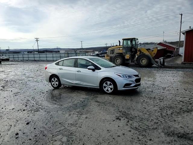 2016 Chevrolet Cruze - Image 13