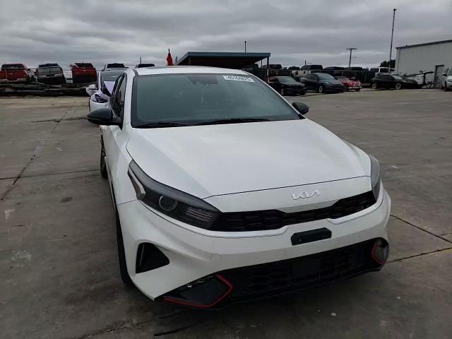 2024 Kia Forte - Image 10