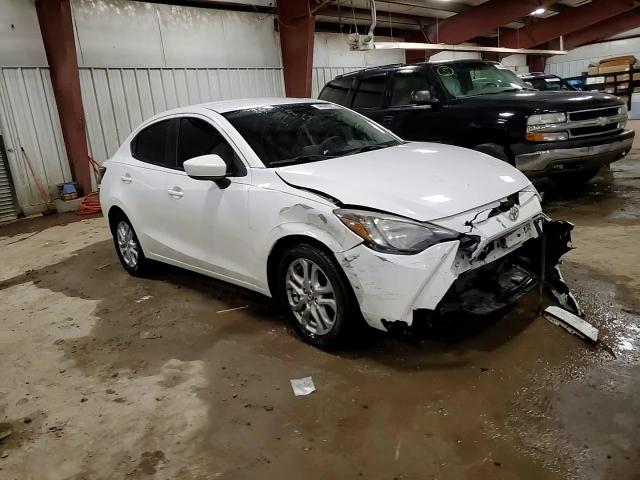 2017 Toyota Yaris - Image 13