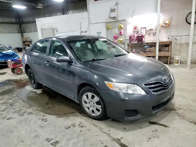 2010 Toyota Camry - Image 11