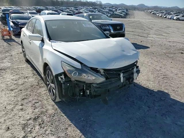 2016 Nissan Altima - Image 11
