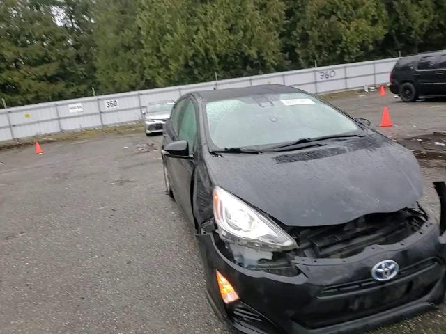 2017 Toyota Prius - Image 11