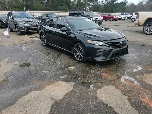 2018 Toyota Camry - Image 13