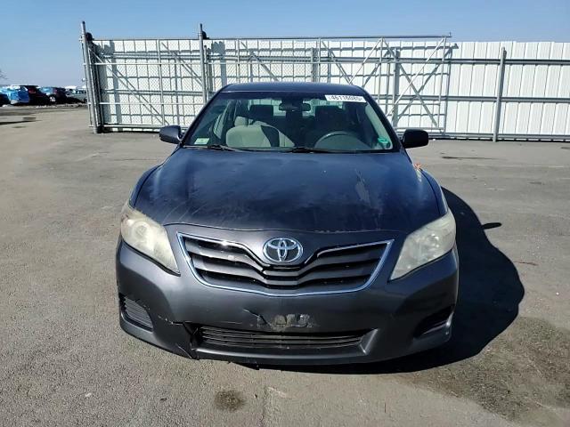 2011 Toyota Camry - Image 11
