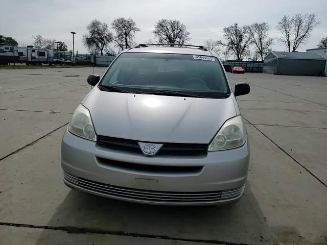 2004 Toyota Sienna - Image 12