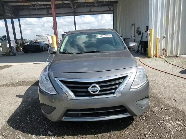 2019 Nissan Versa - Image 13