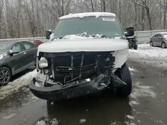 2014 Chevrolet Express - Image 12