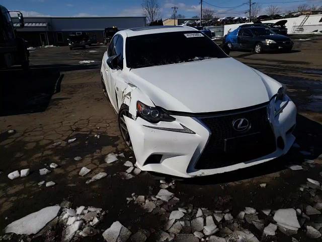 2016 Lexus IS - Image 10