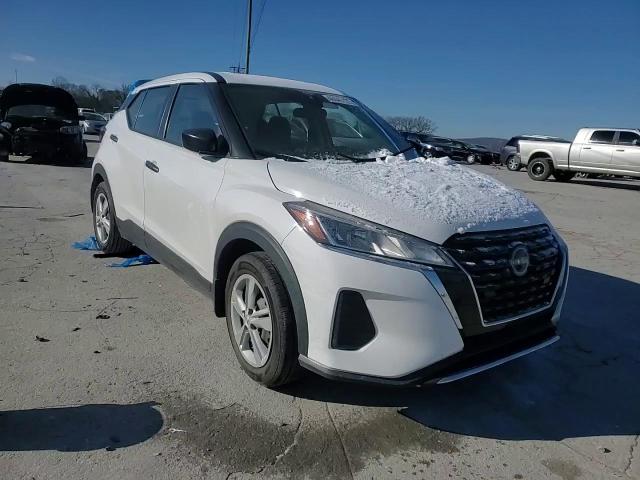2022 Nissan Kicks - Image 10