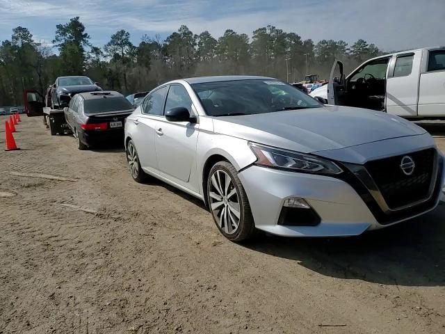 2020 Nissan Altima - Image 10