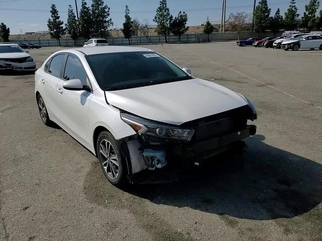 2022 Kia Forte - Image 11