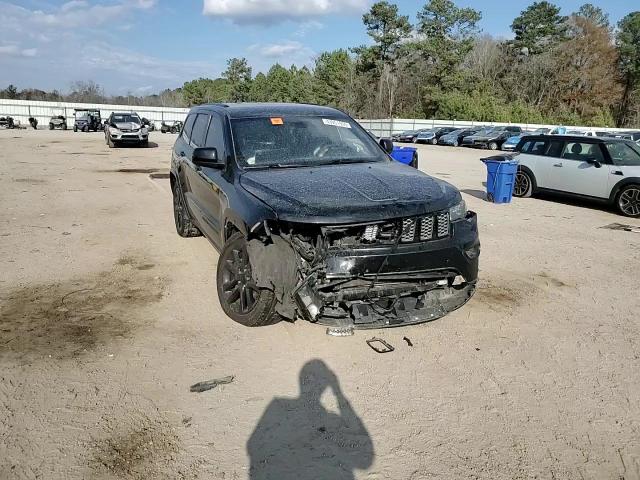2018 Jeep Grand Cherokee - Image 11