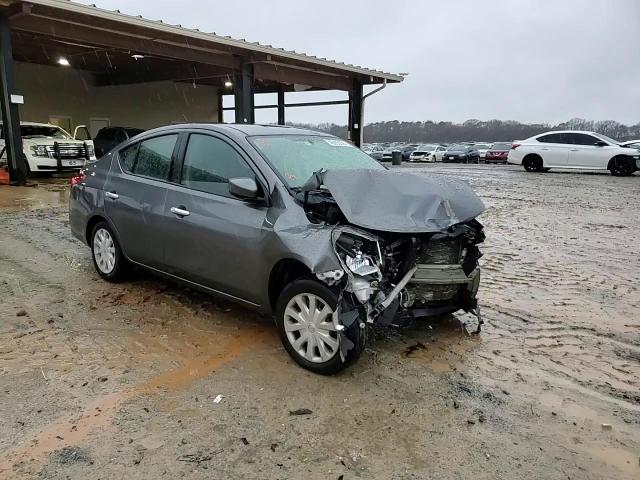 2019 Nissan Versa - Image 11