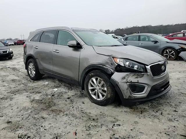 2016 Kia Sorento - Image 11
