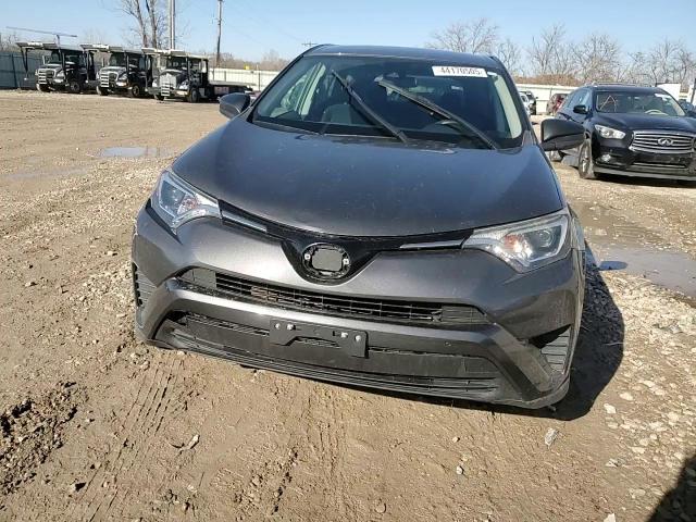 2018 Toyota RAV 4 - Image 12