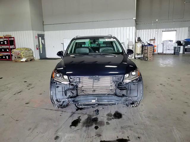 2014 Volkswagen Touareg - Image 11