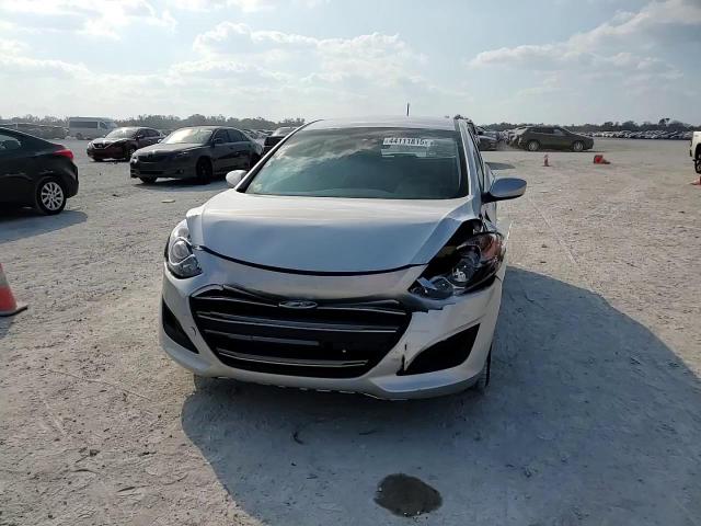 2016 Hyundai Elantra - Image 11