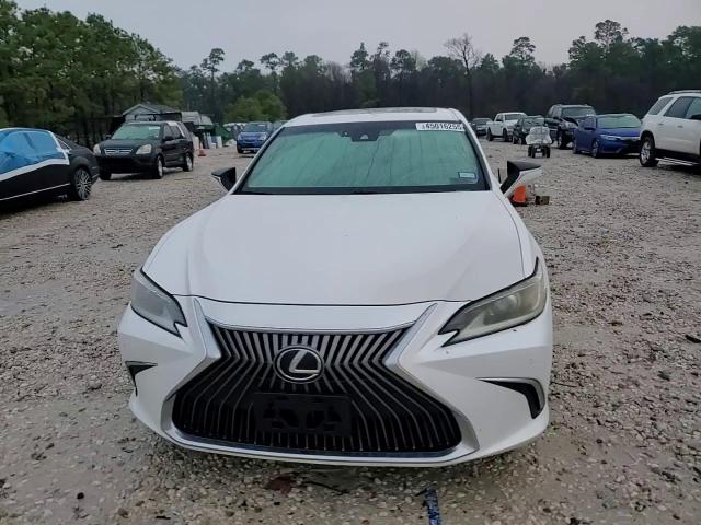 2020 Lexus ES - Image 14
