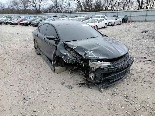 2016 Chrysler 200 - Image 11