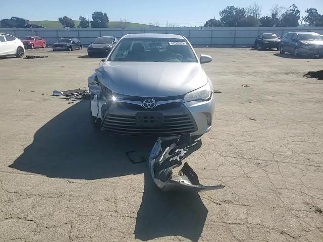 2015 Toyota Camry - Image 11