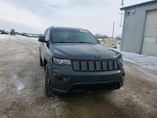 2017 Jeep Grand Cherokee - Image 12