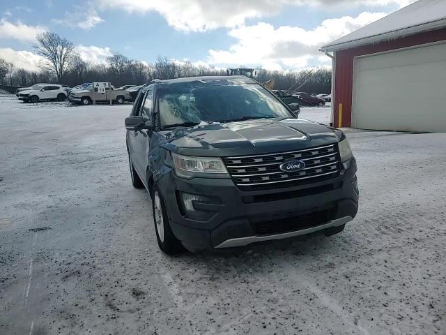2016 Ford Explorer - Image 11