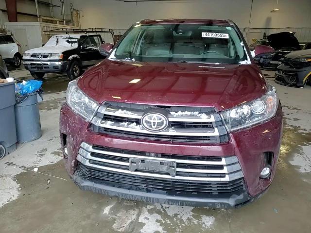 2019 Toyota Highlander - Image 12