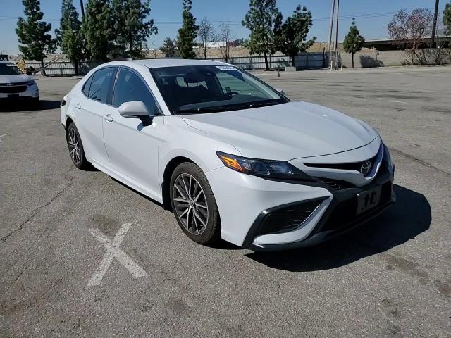 2022 Toyota Camry - Image 11