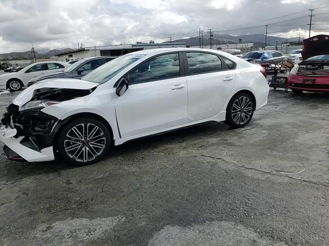 2023 Kia Forte - Image 11