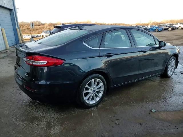 2020 Ford Fusion - Image 13