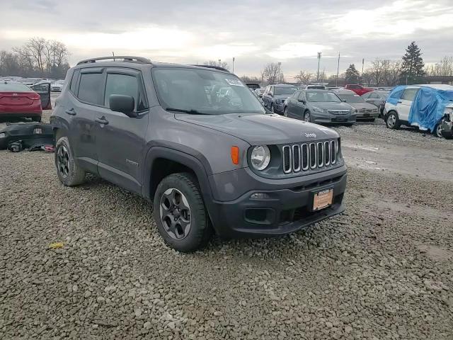 2017 Jeep Renegade - Image 12