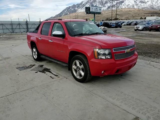 2012 Chevrolet Avalanche - Image 10