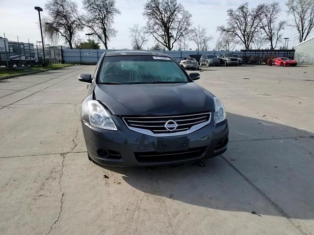2012 Nissan Altima - Image 10
