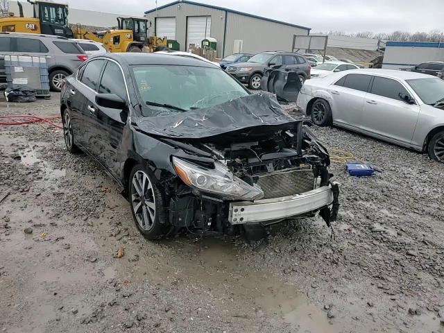 2016 Nissan Altima - Image 13