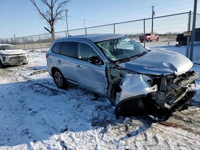 2017 Mitsubishi Outlander - Image 12