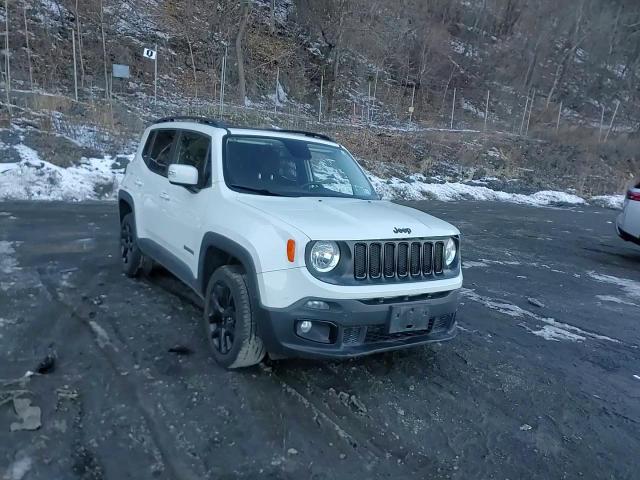 2017 Jeep Renegade - Image 14