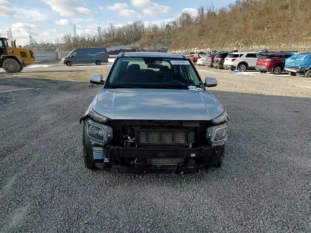2021 Hyundai Venue - Image 11