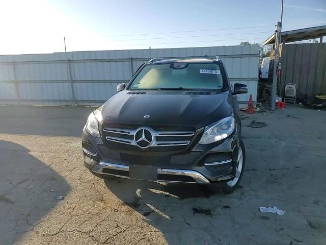 2018 Mercedes-Benz GLE - Image 10
