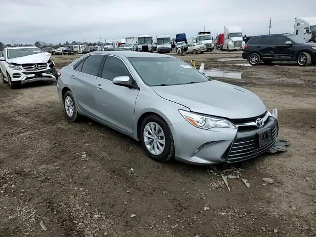 2017 Toyota Camry - Image 11